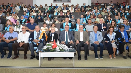 Sağlık Bilimleri ve Fen Bilimleri Enstitülerinde mezuniyet heyecanı